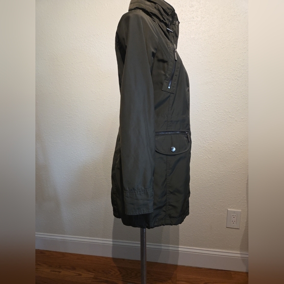 Micheal Kors Rain Jacket With Hood Size Small Lots Of Pockets - Picture 7 of 15
